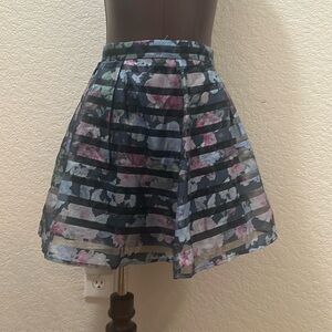 Divided striped floral skirt